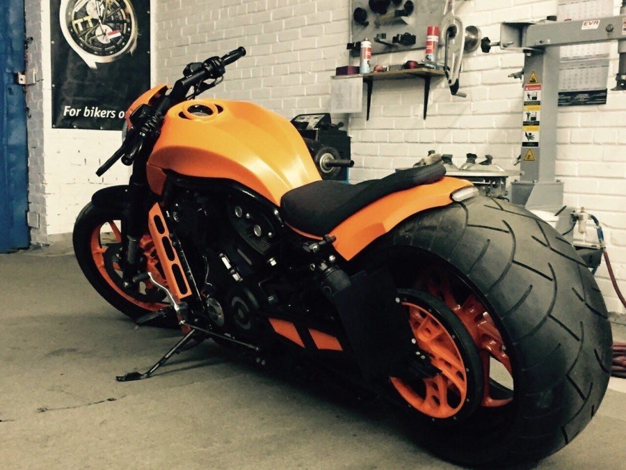 Harley Davidson v Rod Custom