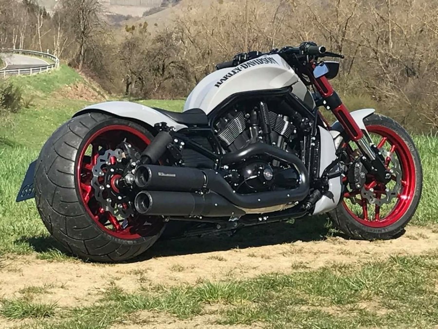 Мотоцикл Харлей v-Rod