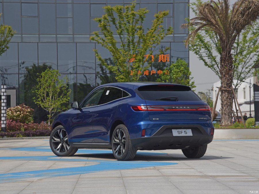 Китайский электромобиль Sokon sf5
