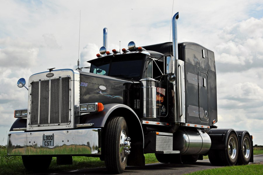 Кенворт w900
