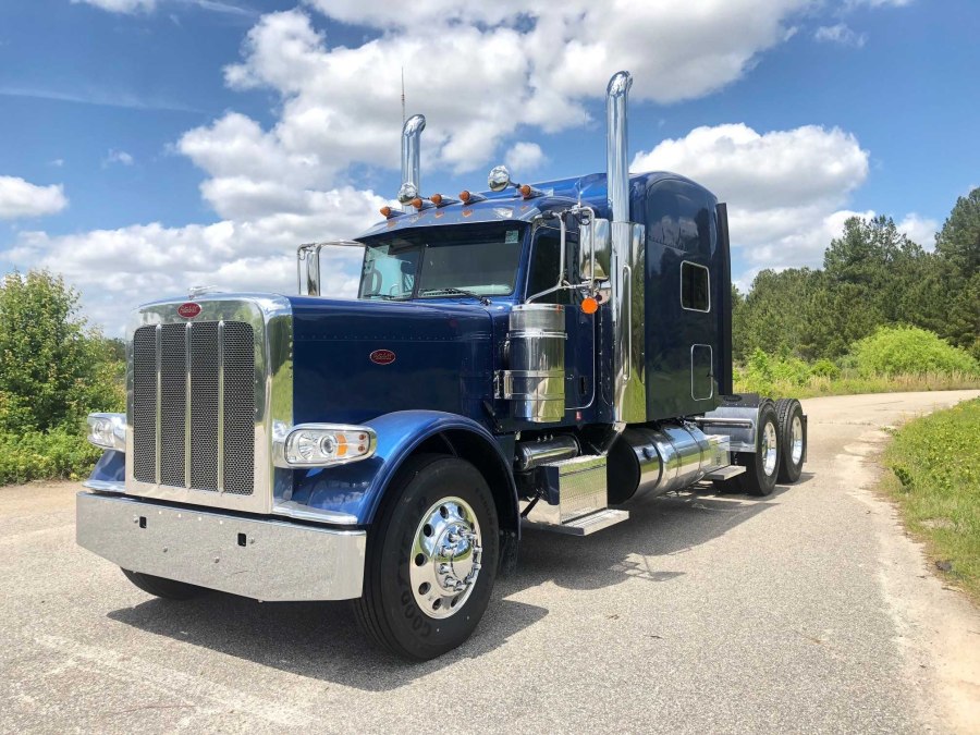 Американский грузовик Peterbilt 389