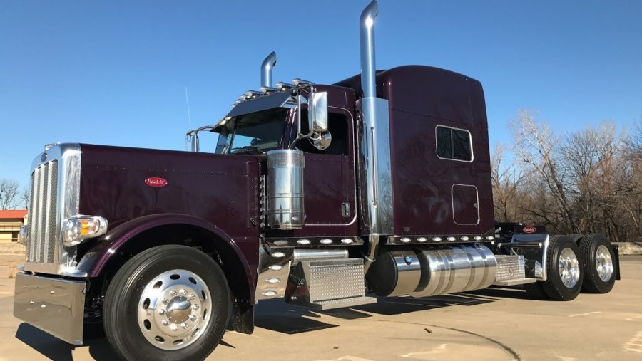 Peterbilt 389 White