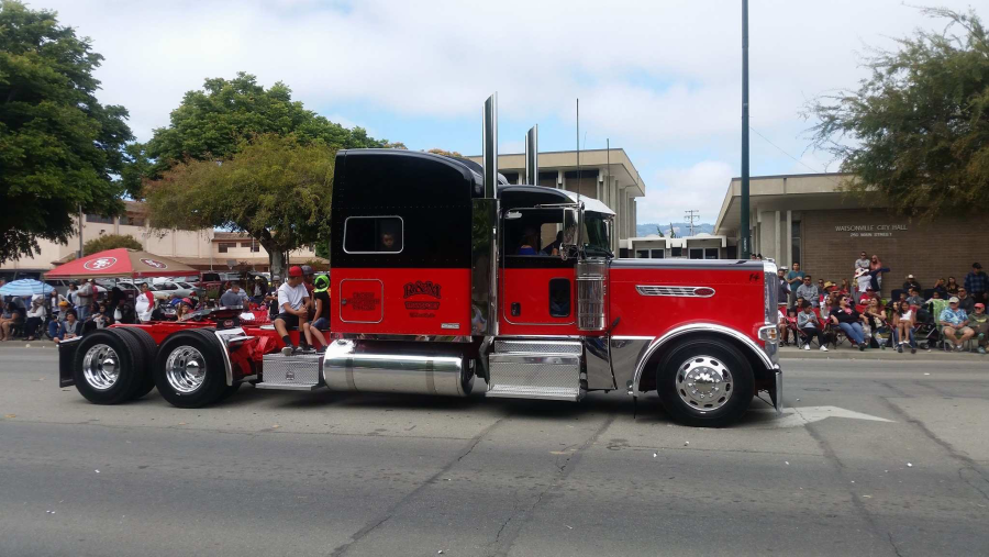 Peterbilt 389 Heavy Hauler
