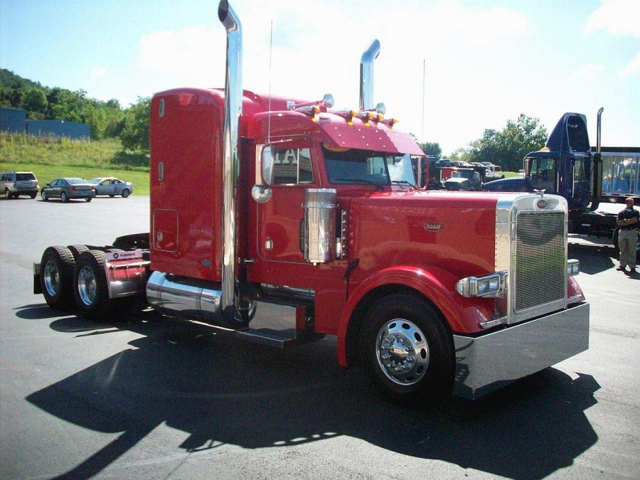 Peterbilt 379 2023