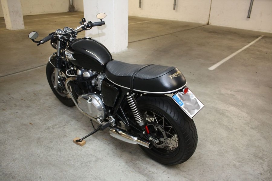 Triumph Bonneville 3 метра над уровнем неба