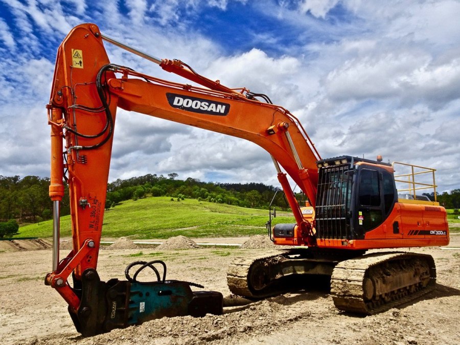 Doosan dx140w