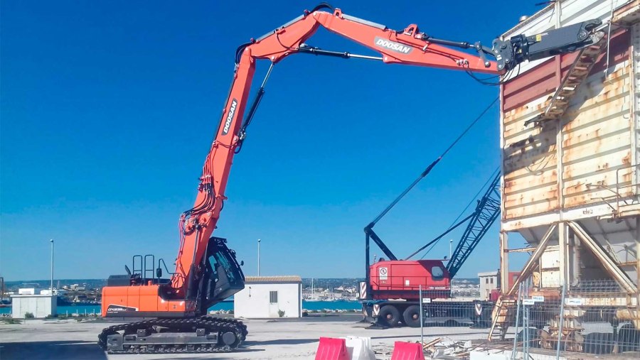 Doosan DX 235