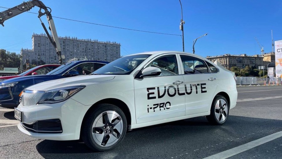 Электромобиль российского производства evolute