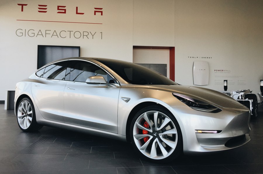 Электромобиль Tesla model s