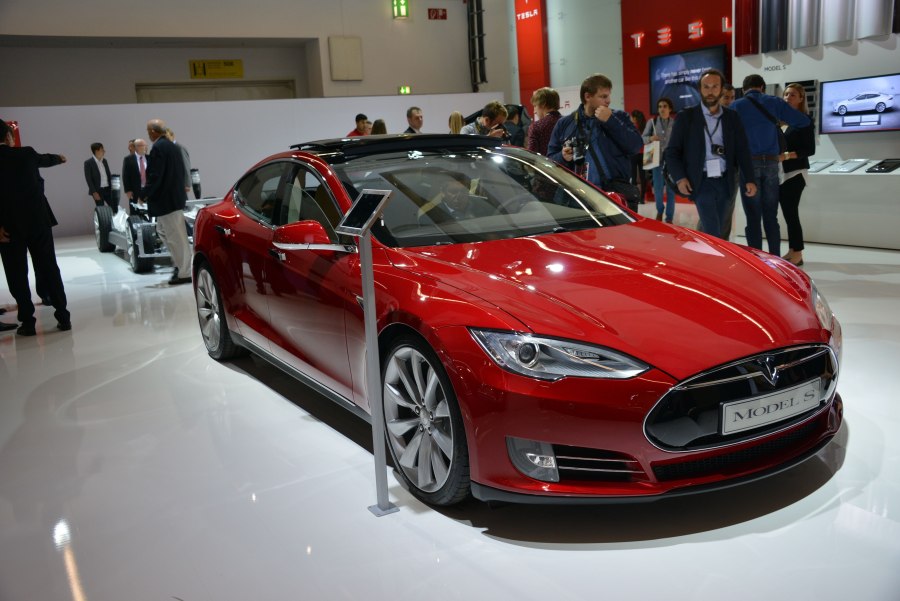 Электромобиль Tesla