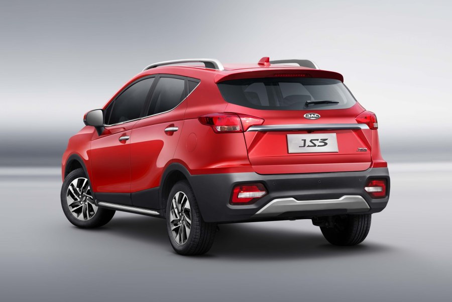 Китайский кроссовер JAC s3