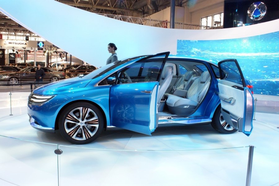 Китайский электромобиль BYD