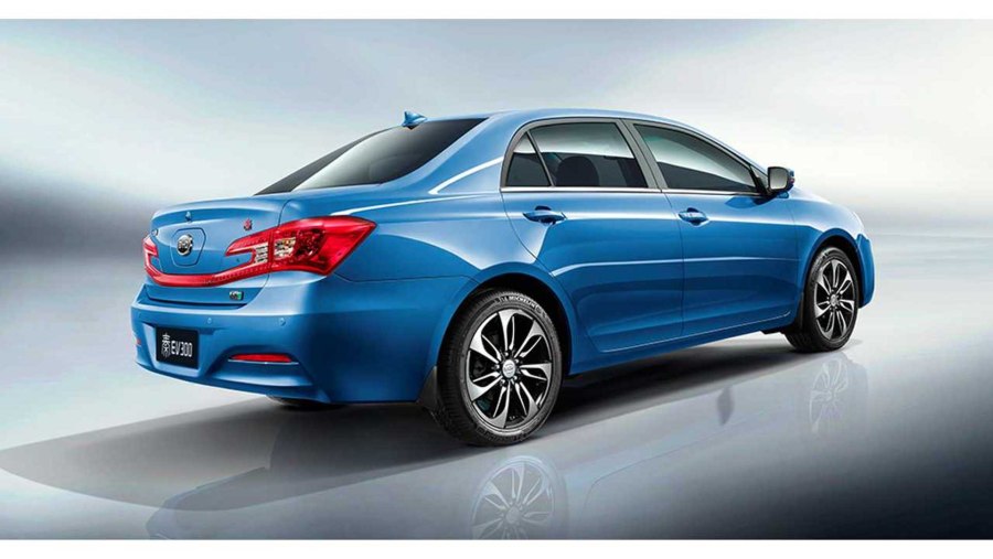 BYD E 5 300