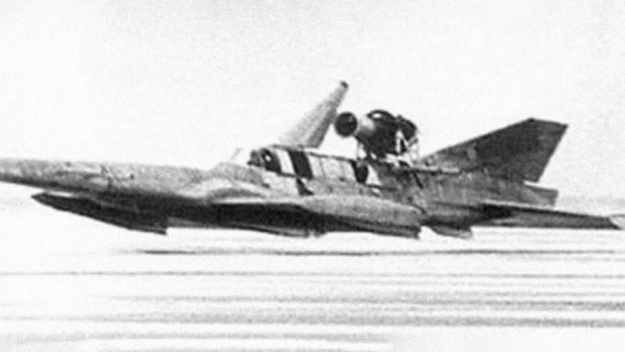 22 Июля 1961 первый полет советского экраноплана см 1