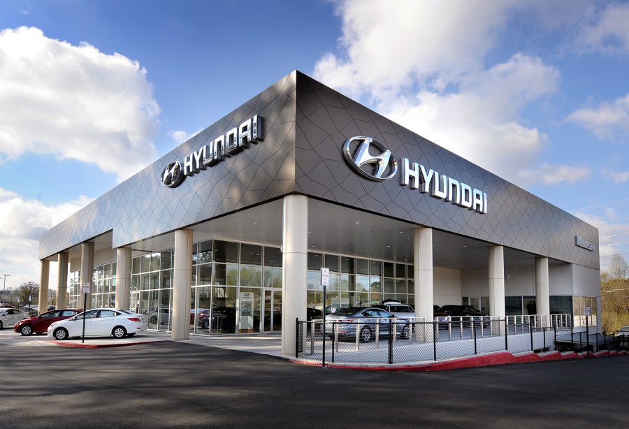 Завод компании «Hyundai Motor» фасад здания