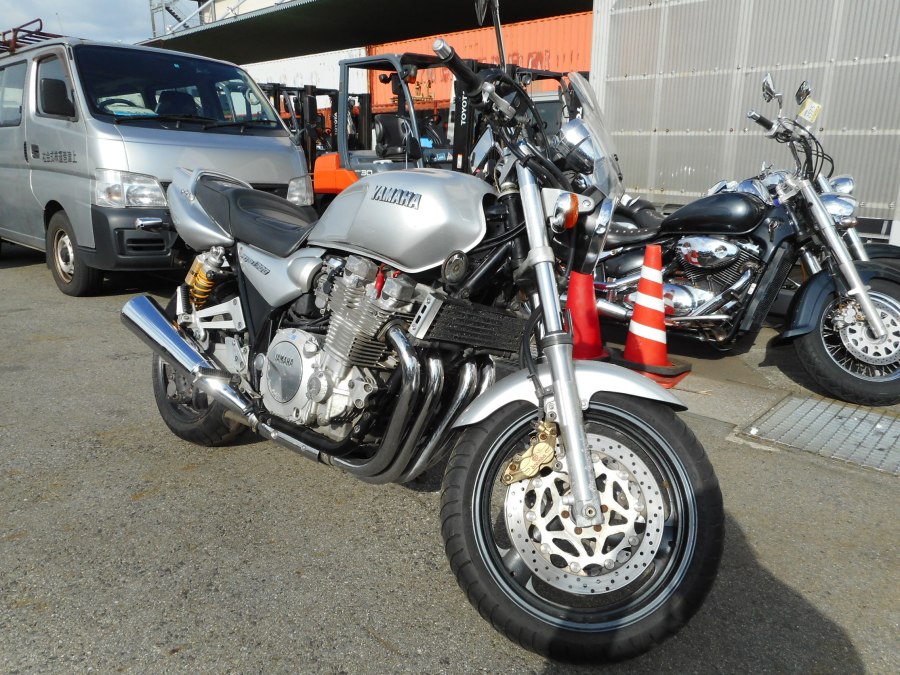 Ямаха 1300 XJS
