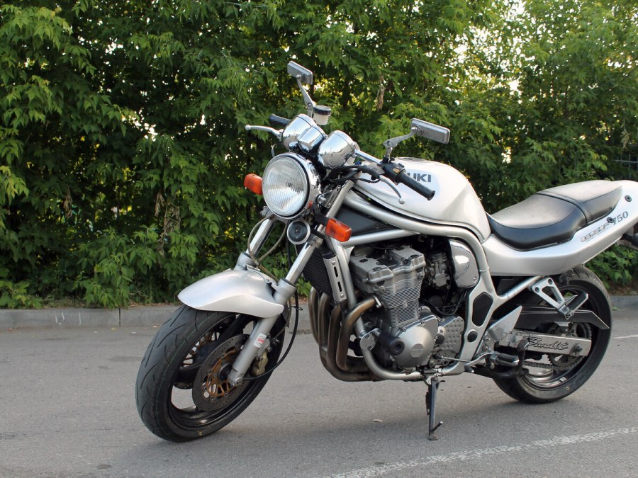 Suzuki GSF 750