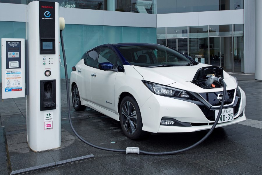Nissan Leaf 2022 электромобиль