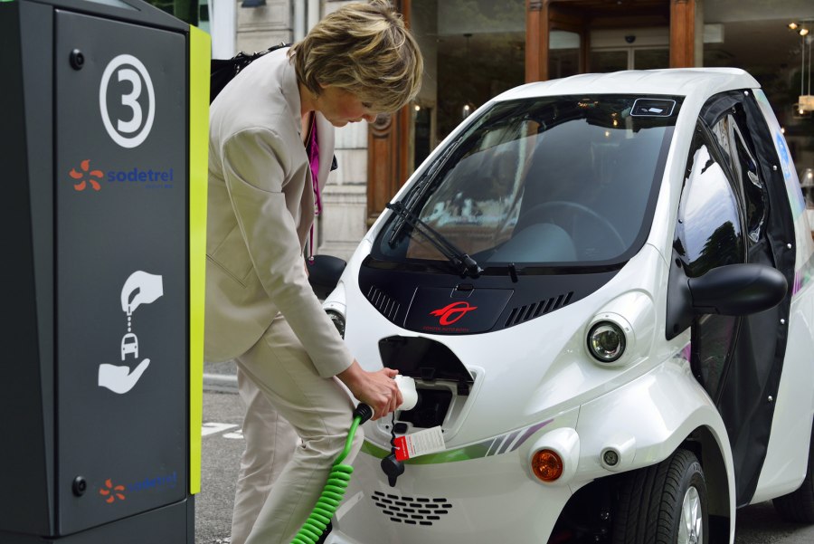 Toyota coms электроавтомобиль