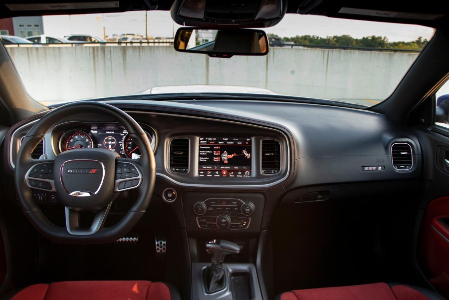 Dodge Durango 2022 салон