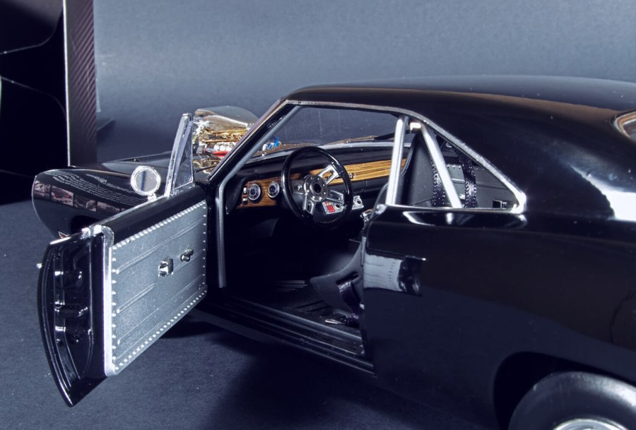 Dodge Charger 1969 салон