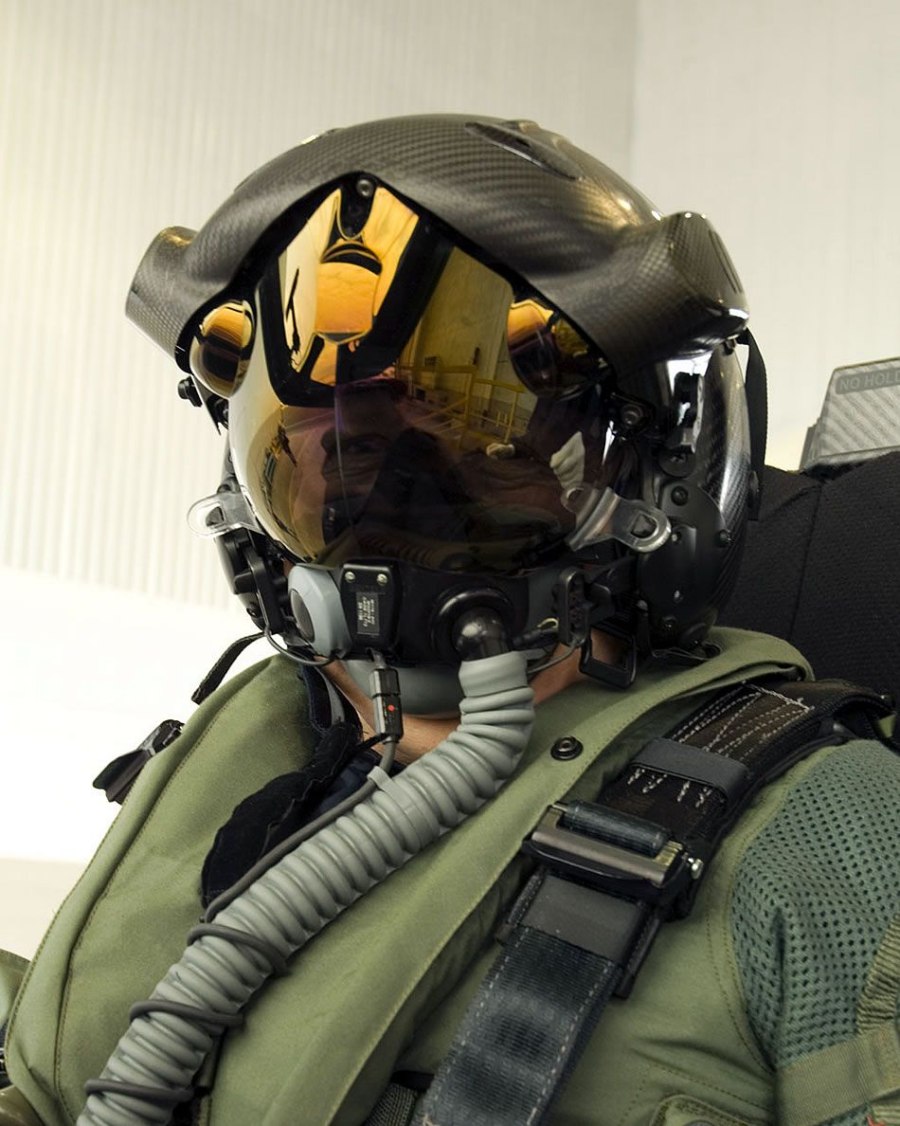 F-35 шлем