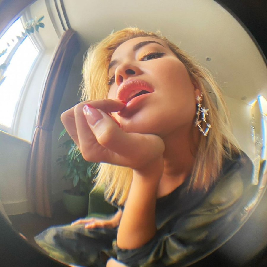 Rita ora, Julia Michaels кадры из фильма