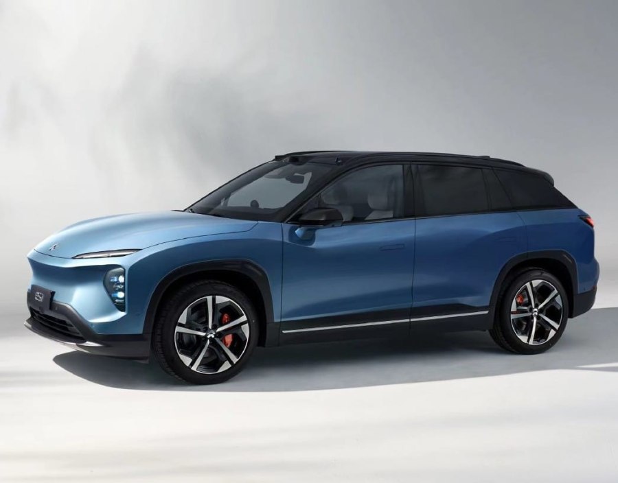 Китайский электромобиль 2023 Nio