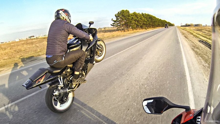 Yamaha FZ 1000 стант