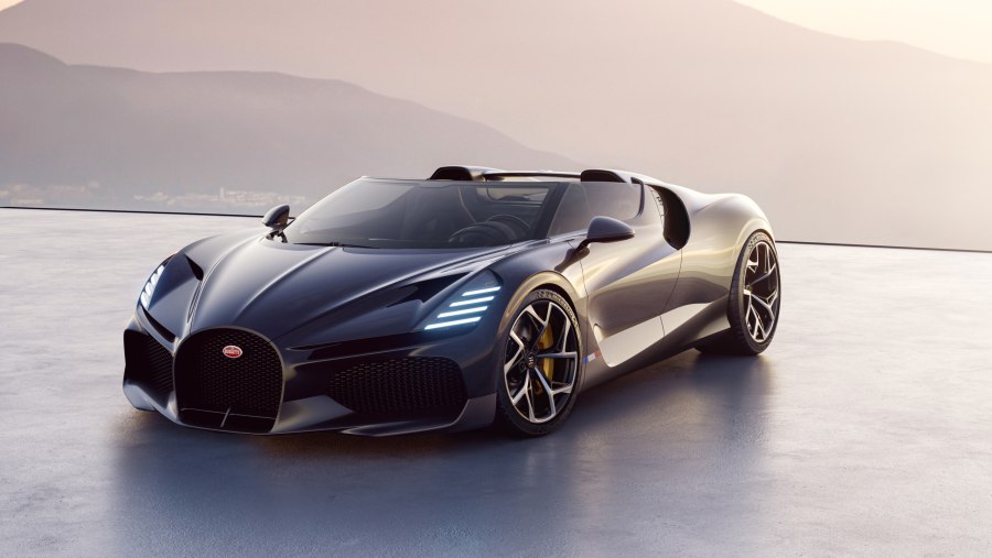 Гиперкар Bugatti Mistral.