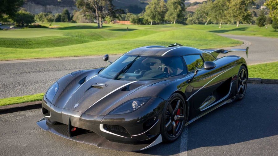 Машина Koenigsegg Agera RS