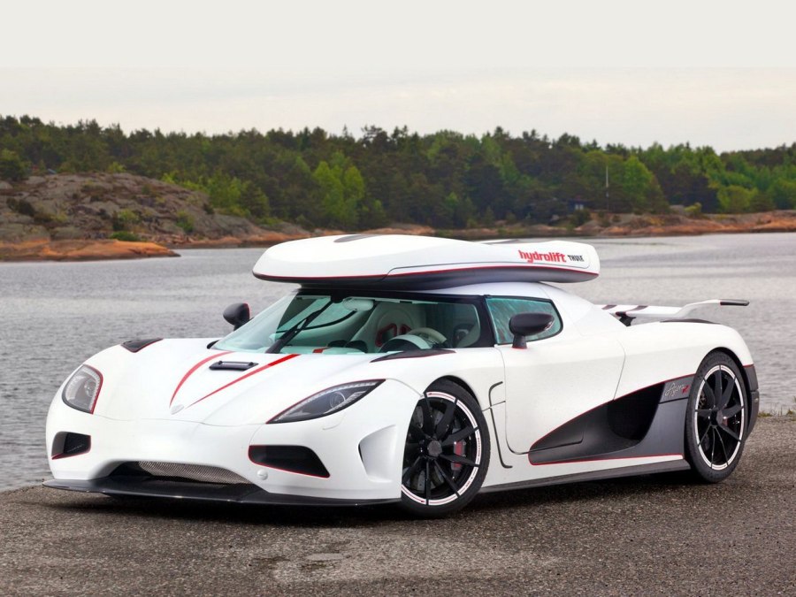 Машина Koenigsegg Agera