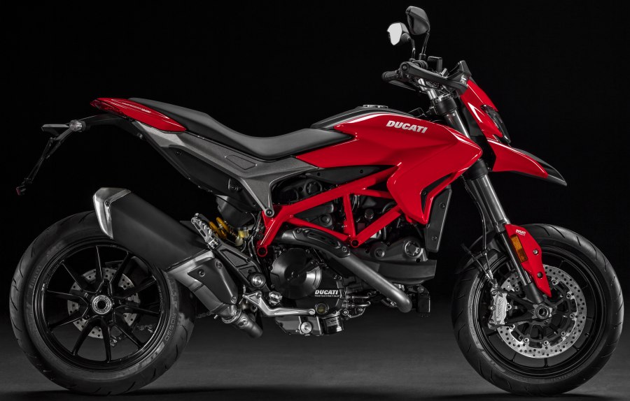 Ducati Hypermotard в движении