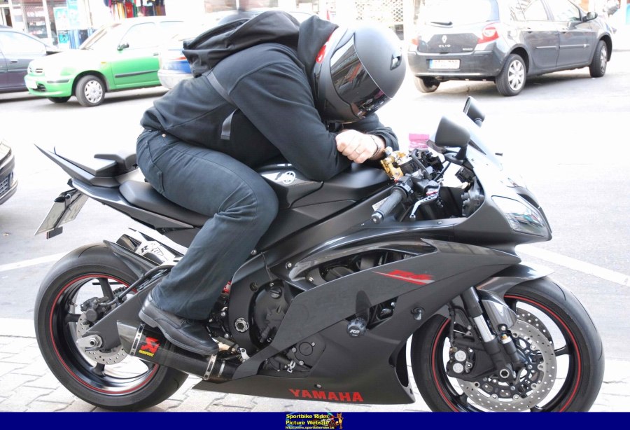 Yamaha r6 байкер