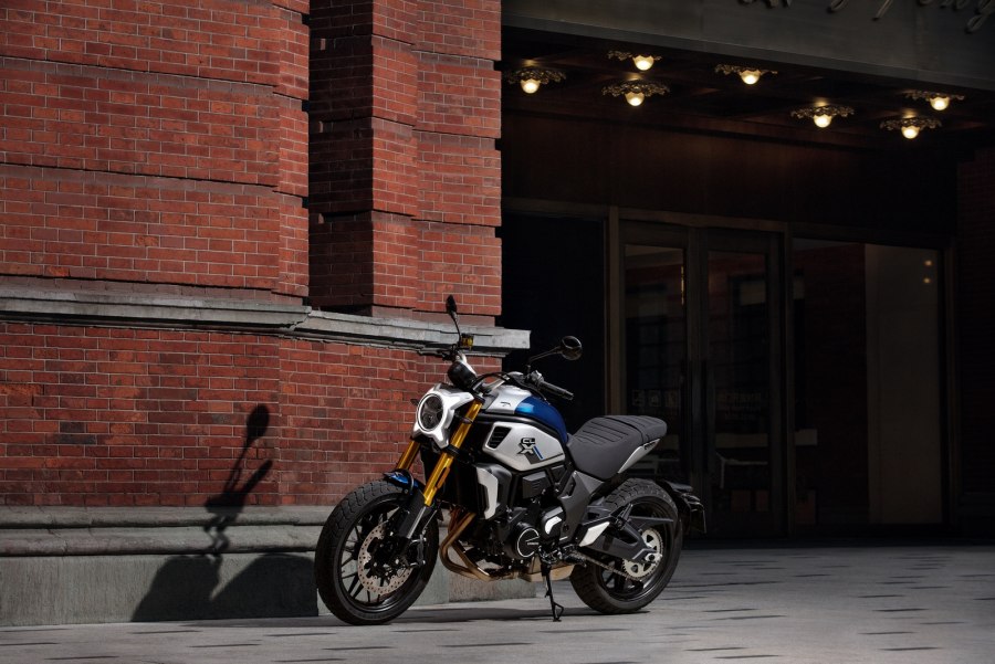 CF Moto 700 CLX Sport