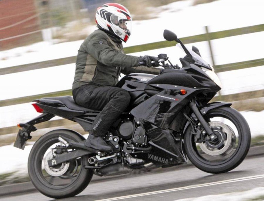 Мотоцикл xj6