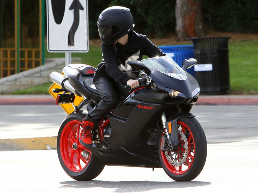 MV Agusta Джастин Бибер