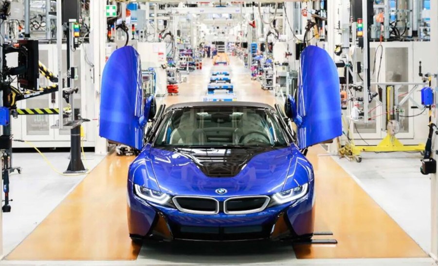 БМВ гибрид i8