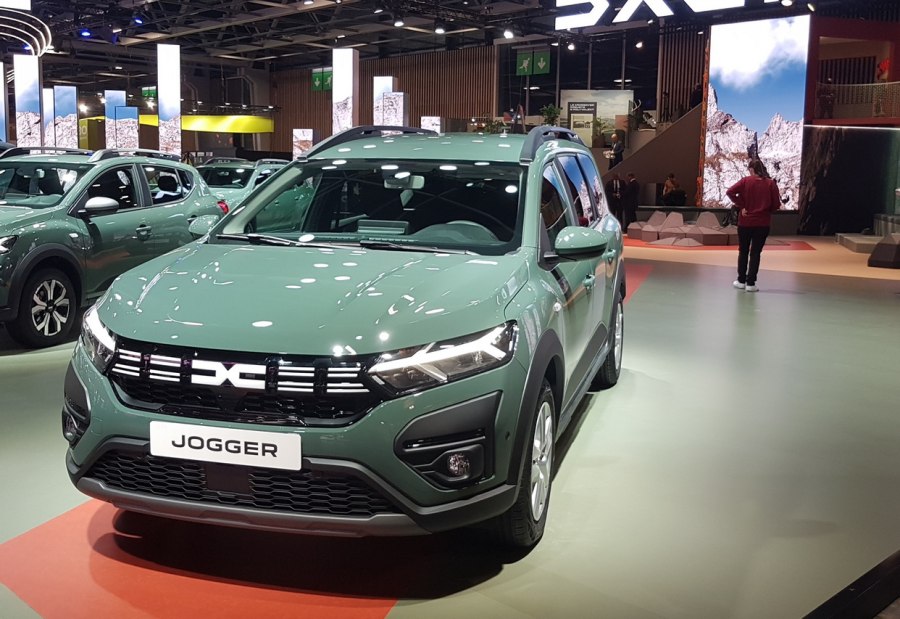 New 2023 Dacia Jogger Hybrid 140 unveiled
