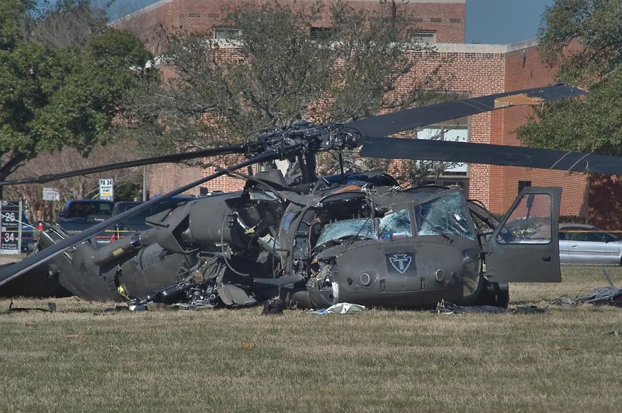 Вертолёт uh-60 Black Hawk