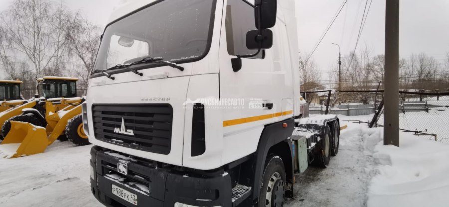 Тягач 6х4 МАЗ 643028-570-012