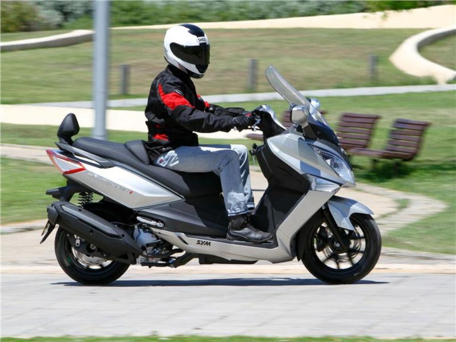 Скутер SYM Joymax 125