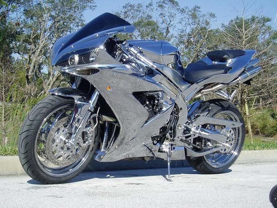 Хромированный Yamaha r1