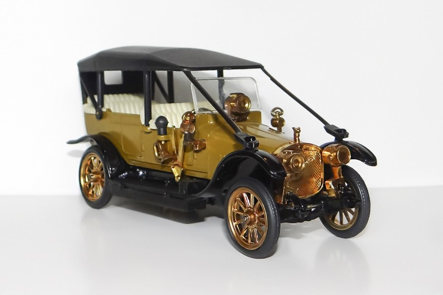 Модель с Руссо Балт 1909