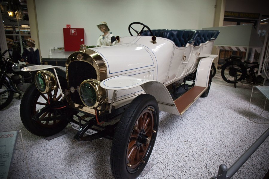 Автомобили 1915 года завода «Руссо-Балт"
