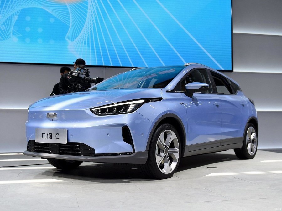 Geely электромобиль Geometry c