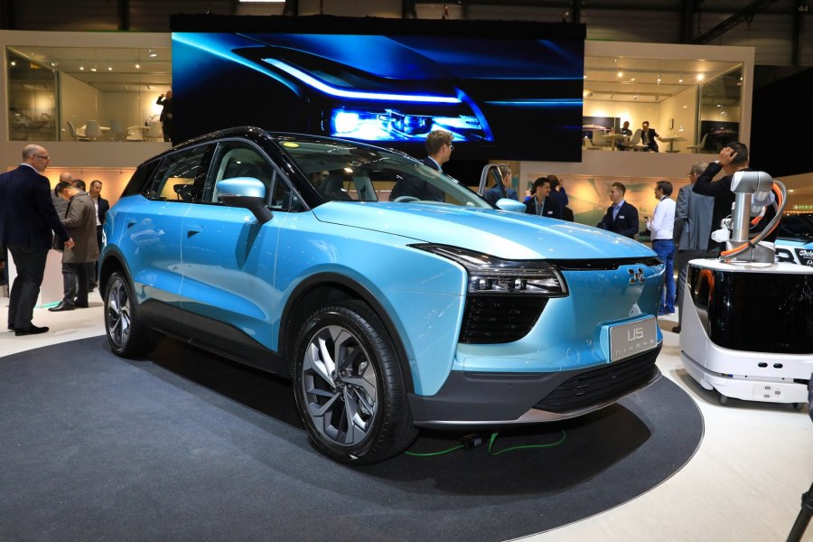 Китайские электромобили кроссоверы 2023