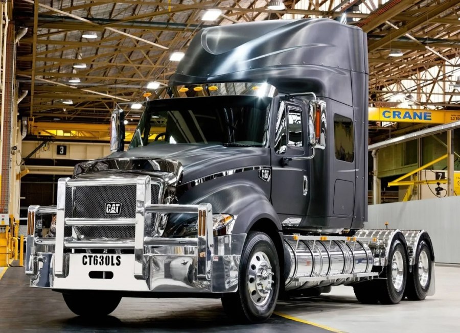 Caterpillar ct630 седельный тягач