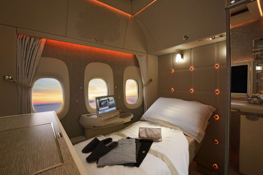 Эмирейтс а380 салон первый класс