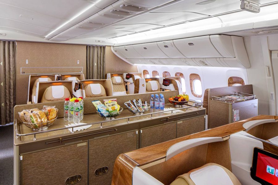 Boeing 777-200lr Emirates салон